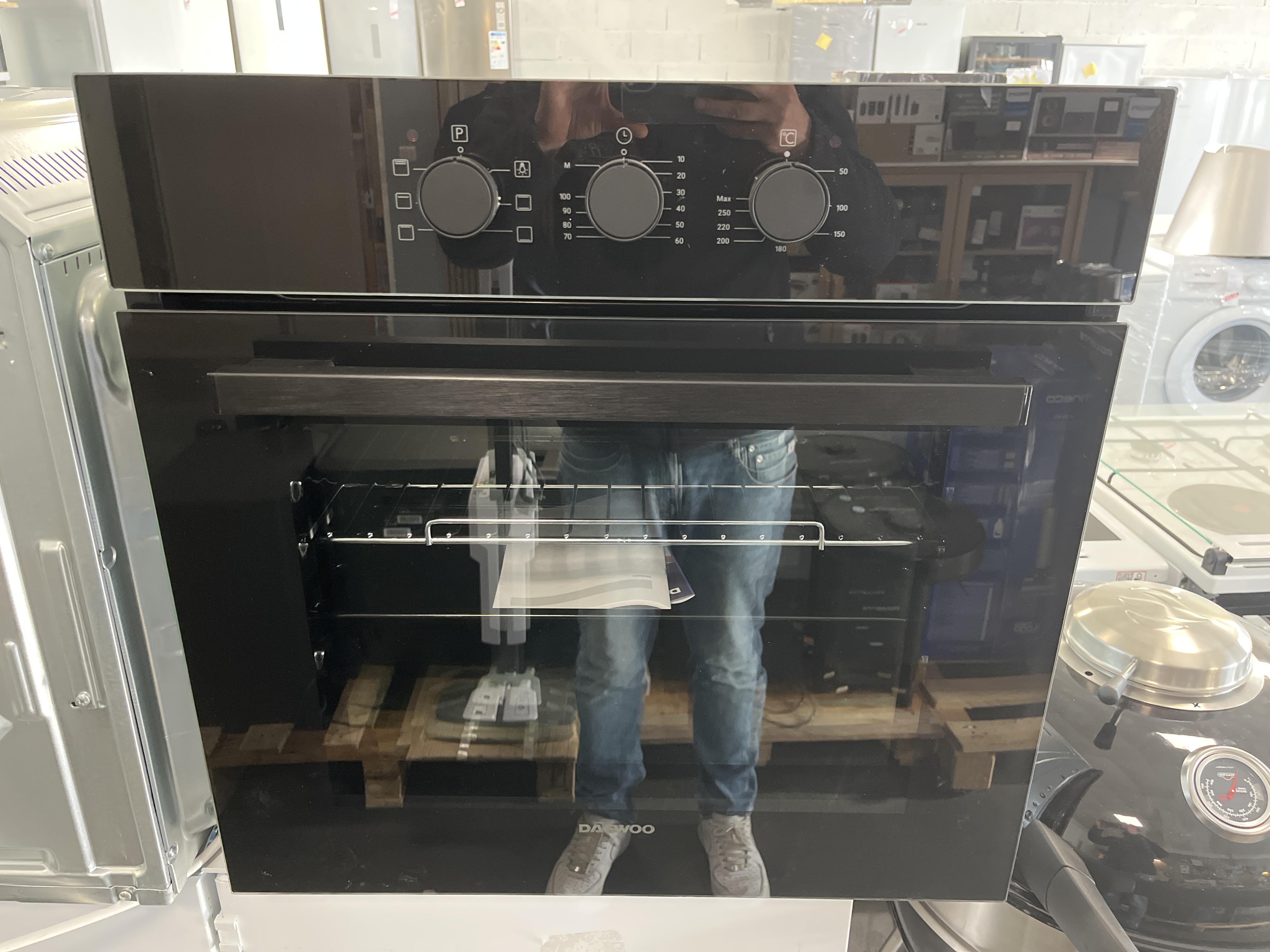 Daewoo Four encastrable noir convection naturelle 72L