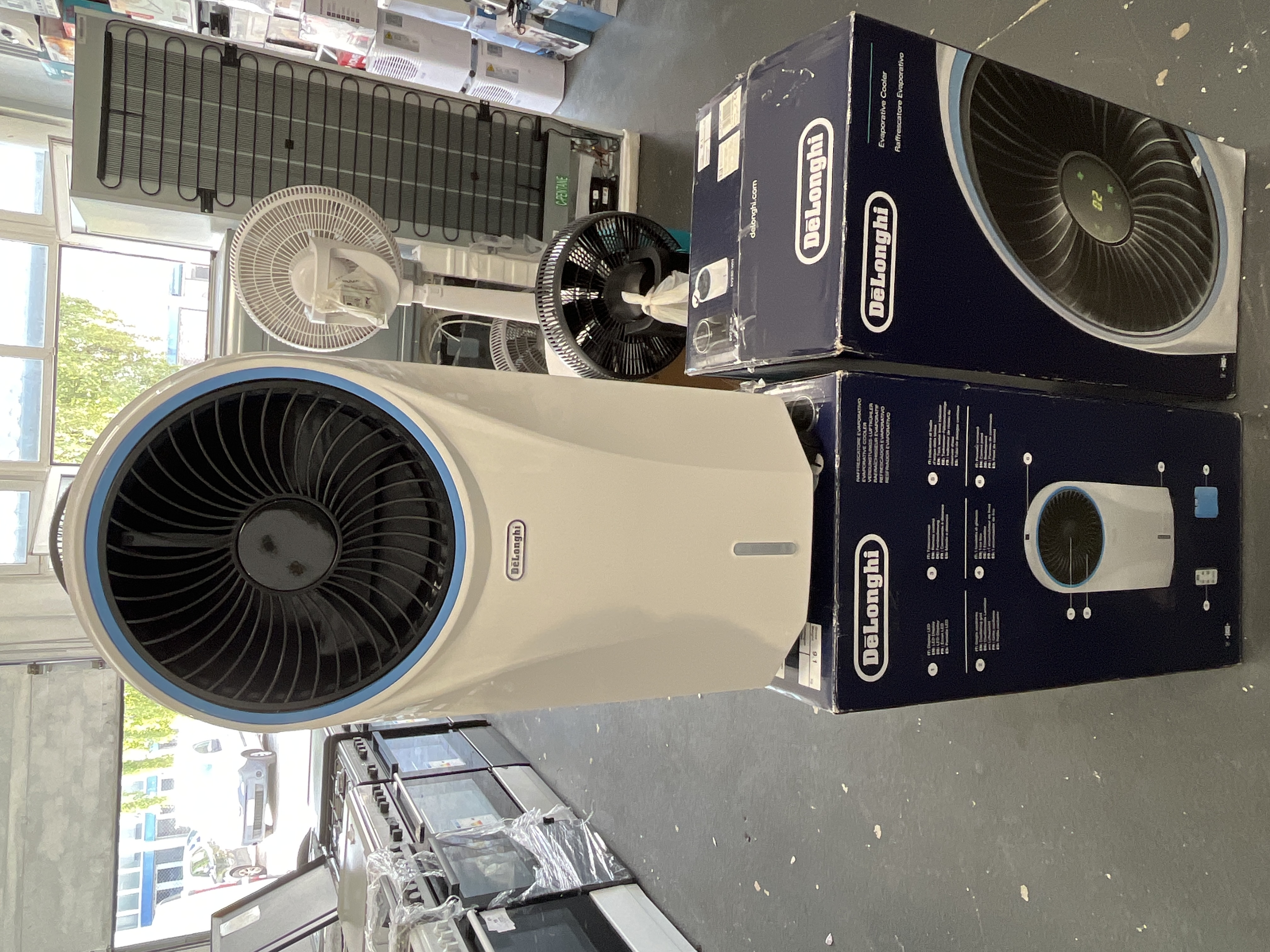 Delonghi rafraîchisseur d’air EV250.WH