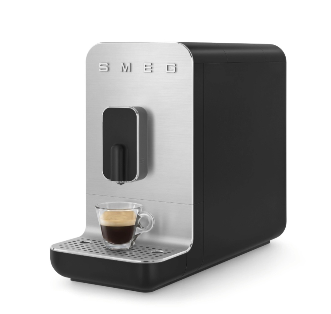 Smeg BCC11BLMEU Machine à café à grain