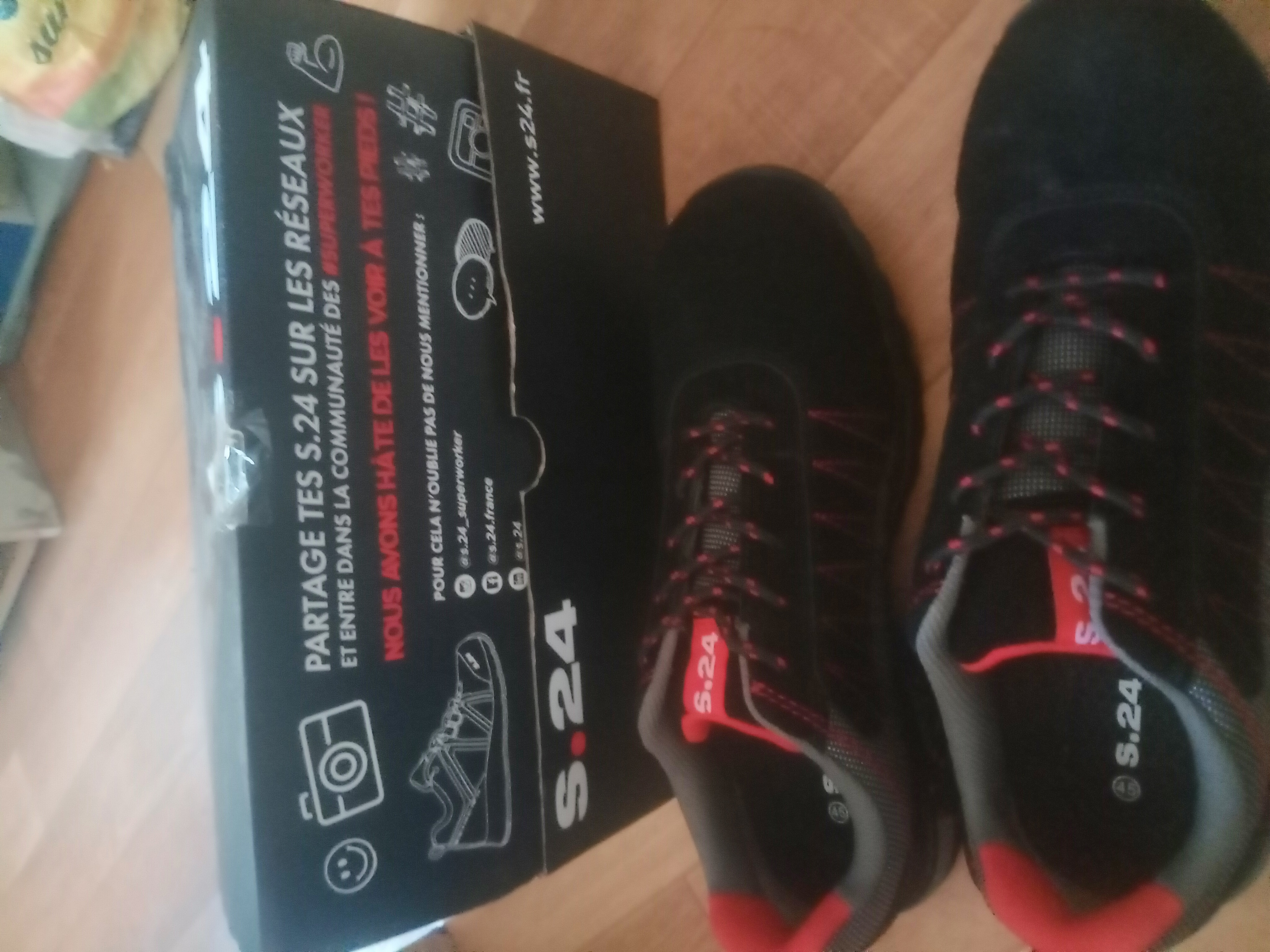 SRA-ZEPHIR S.24 · Chaussures de sécurité confortable  · 45 · Noir · Baskets / Sneakers · Mixte — Neuf