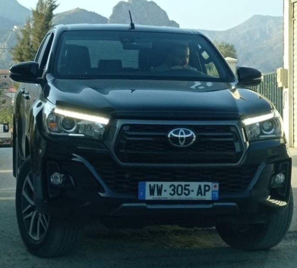 Toyota · Hilux · 2020 · 23 000 km · Diesel · Noir · 150 CV — Très bon état