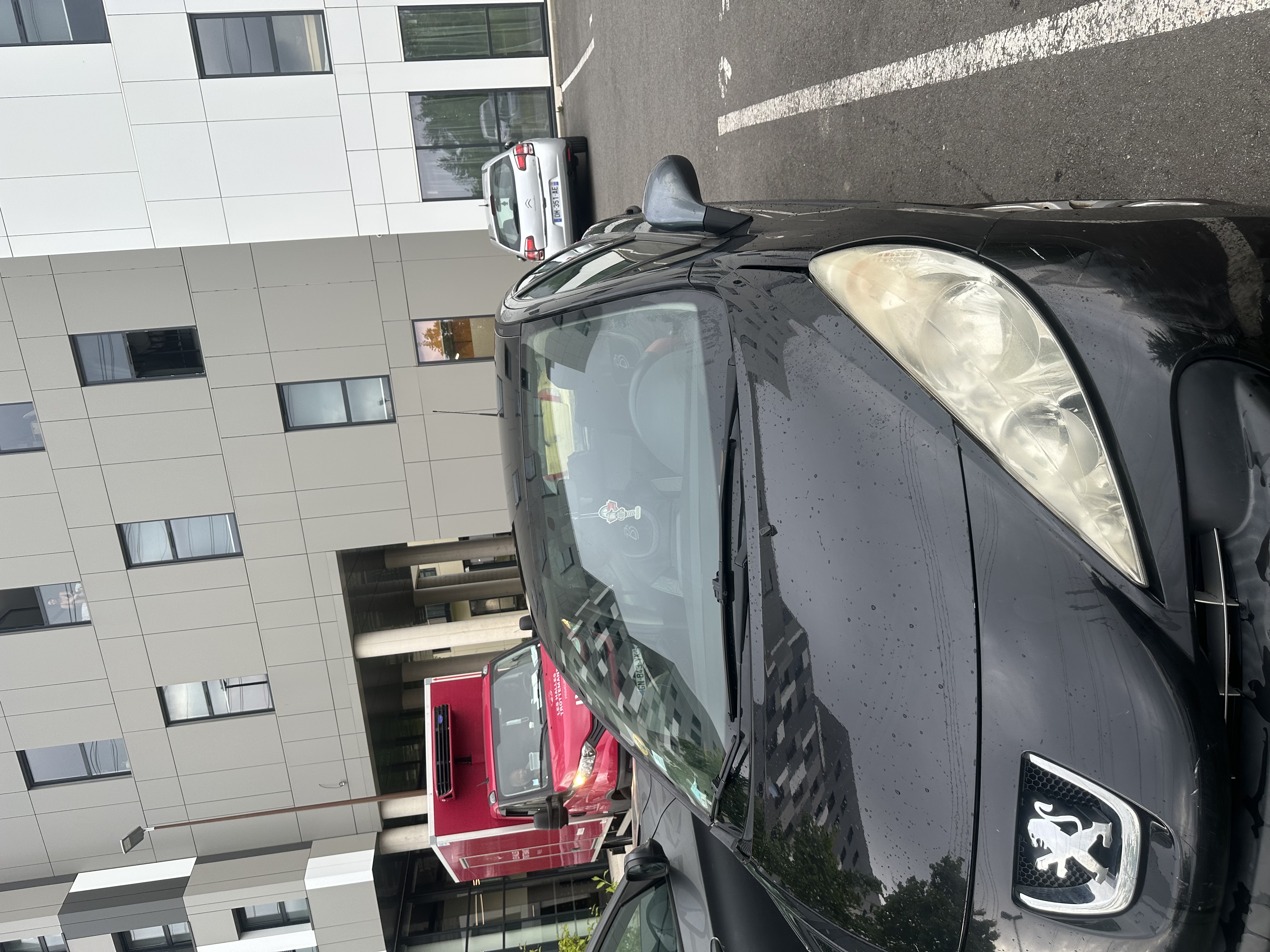 Peugeot · 207 · 2008 · 340 000 km · Diesel · Noir · 75 CV — Bon état