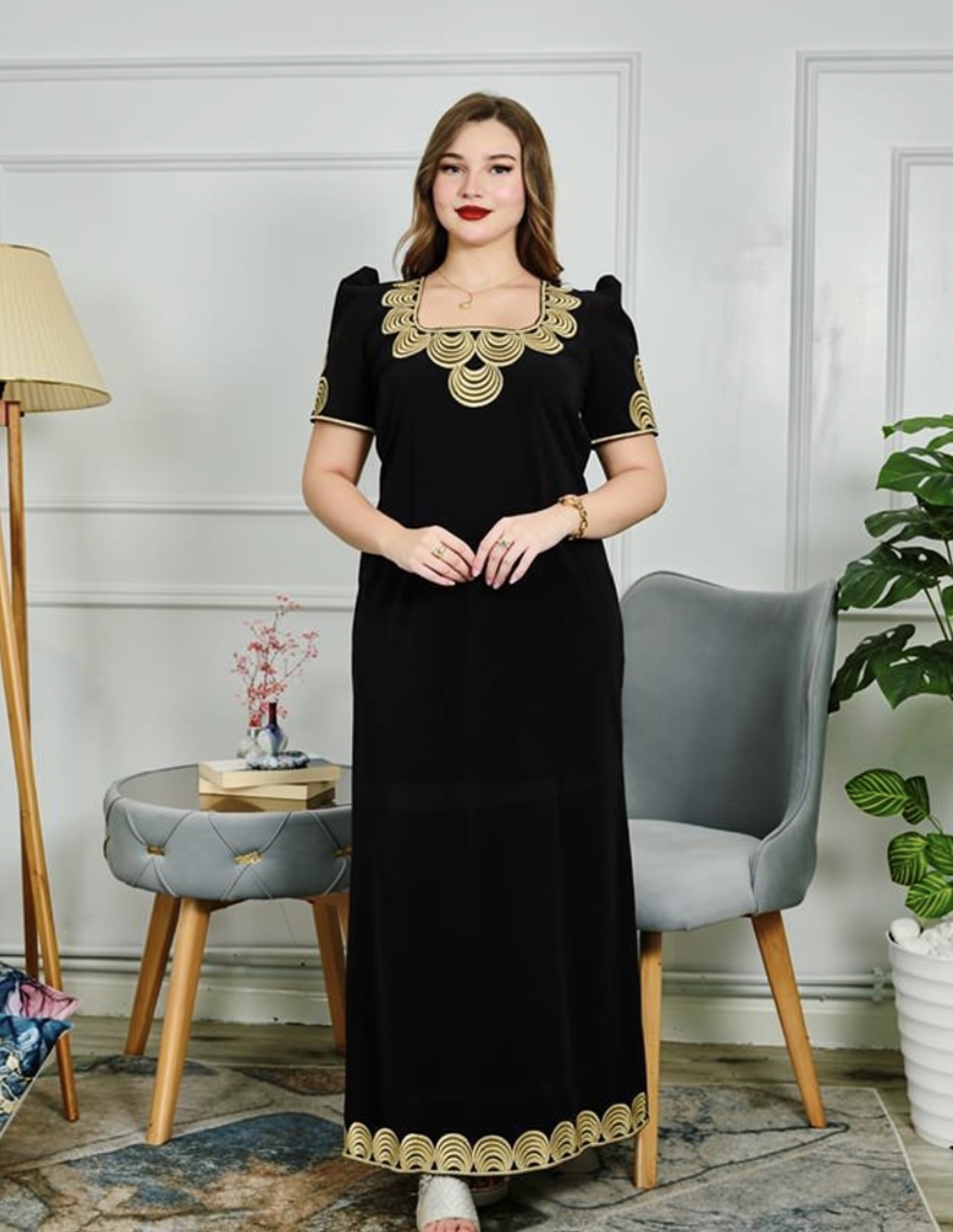 Lynelle  · L · Noir · Robe · Velours avec broderie dorée