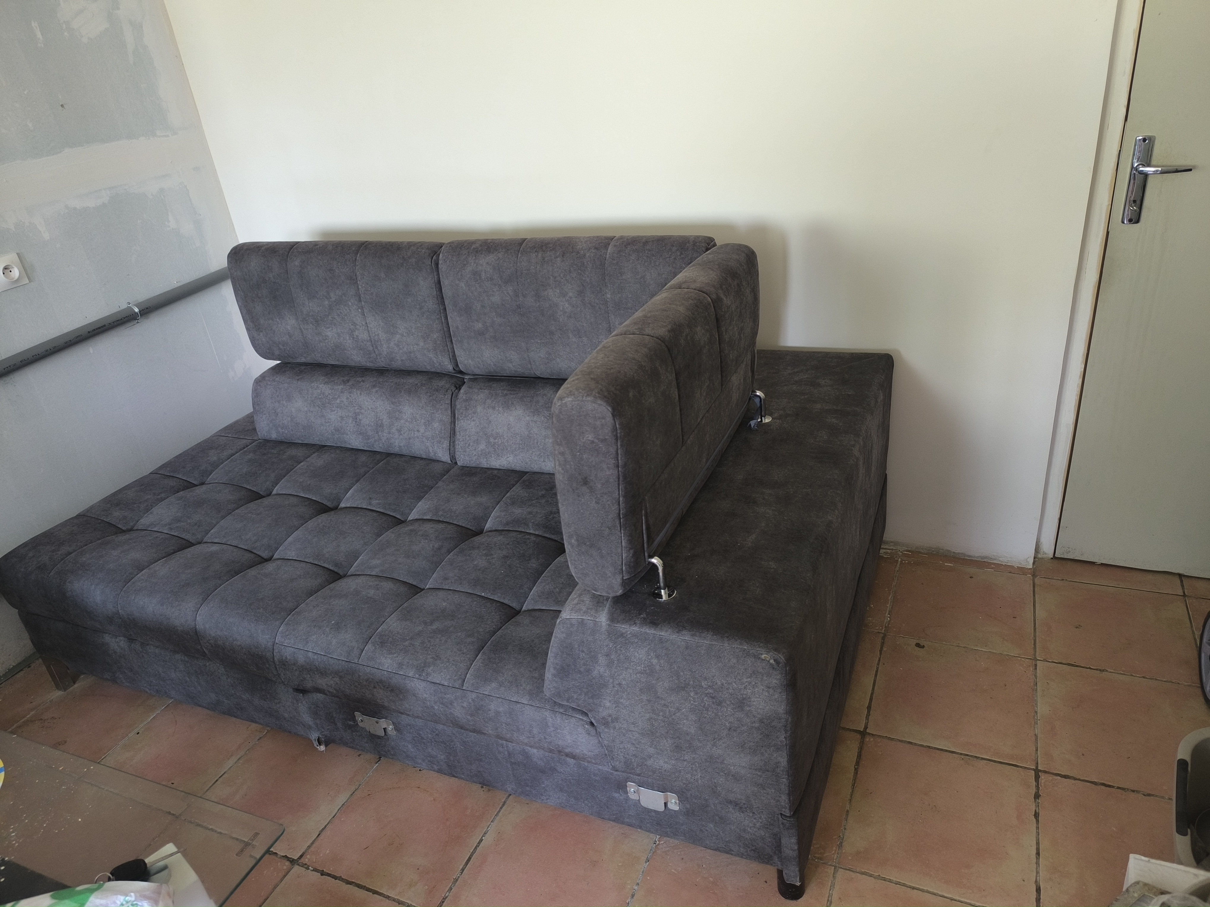 Gris · 200×200×1,20 · 6+ · Velours — Très bon état